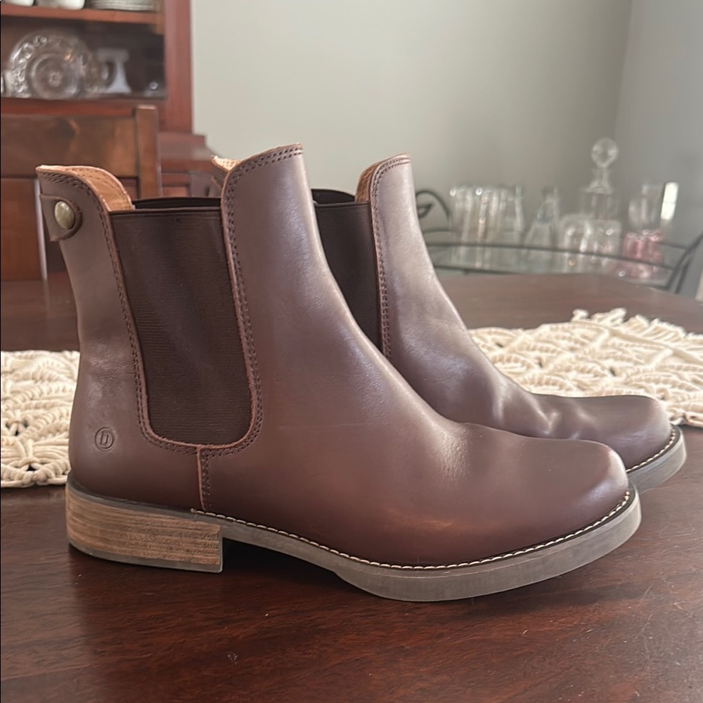 Dingo Leather Ankle Boots